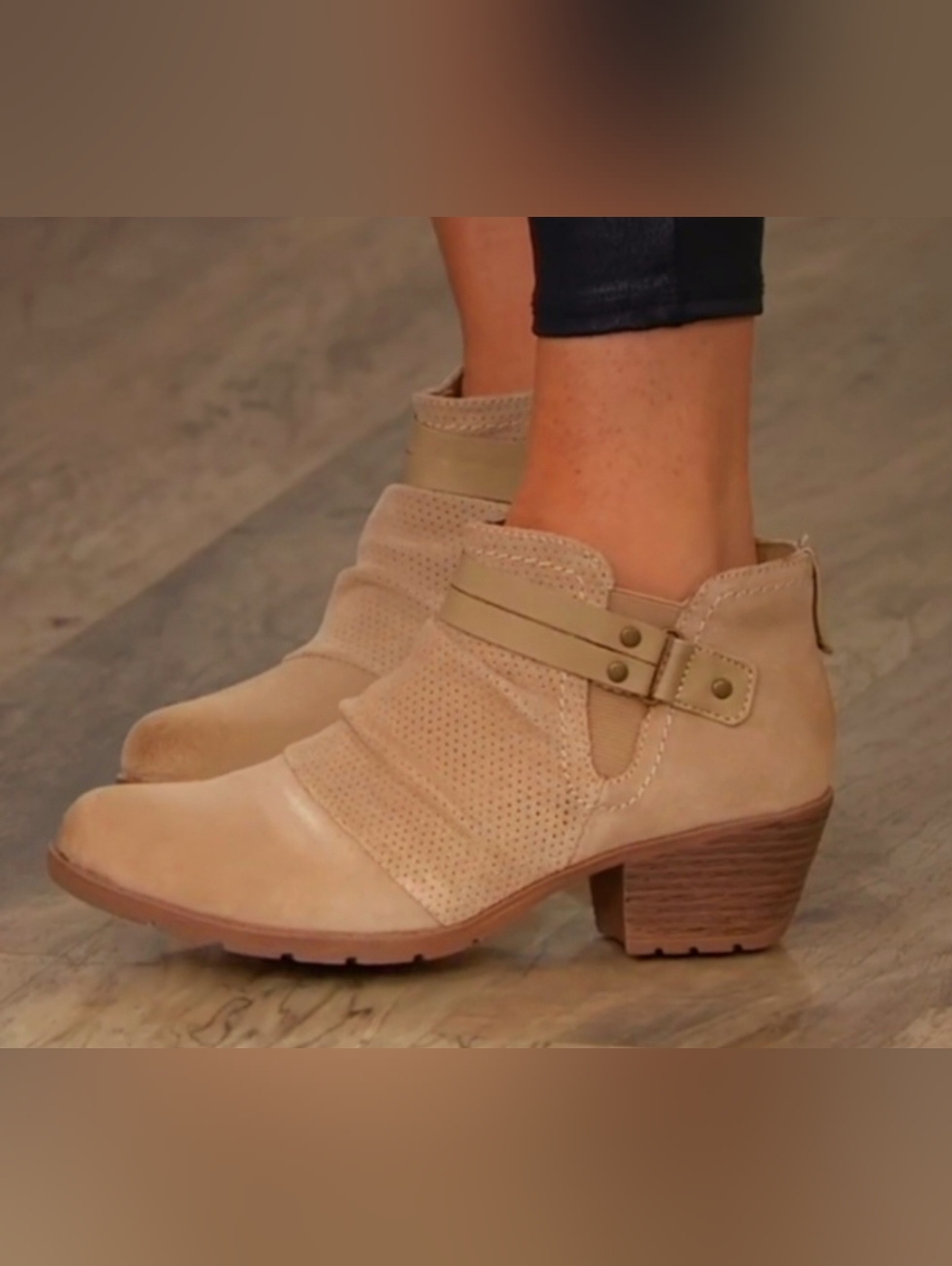 Earth Origins Odel Bone Brown Suede Ankle Booties with Strap Detail US 9 NEW - Picture 5 of 16